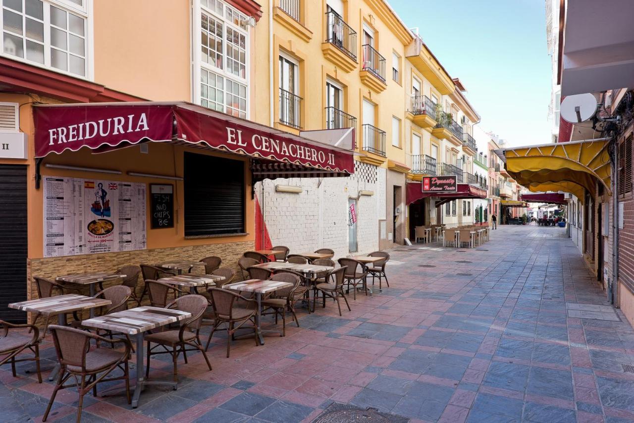 Relaxing Beach Apartment In Fuengirola Parking Екстериор снимка