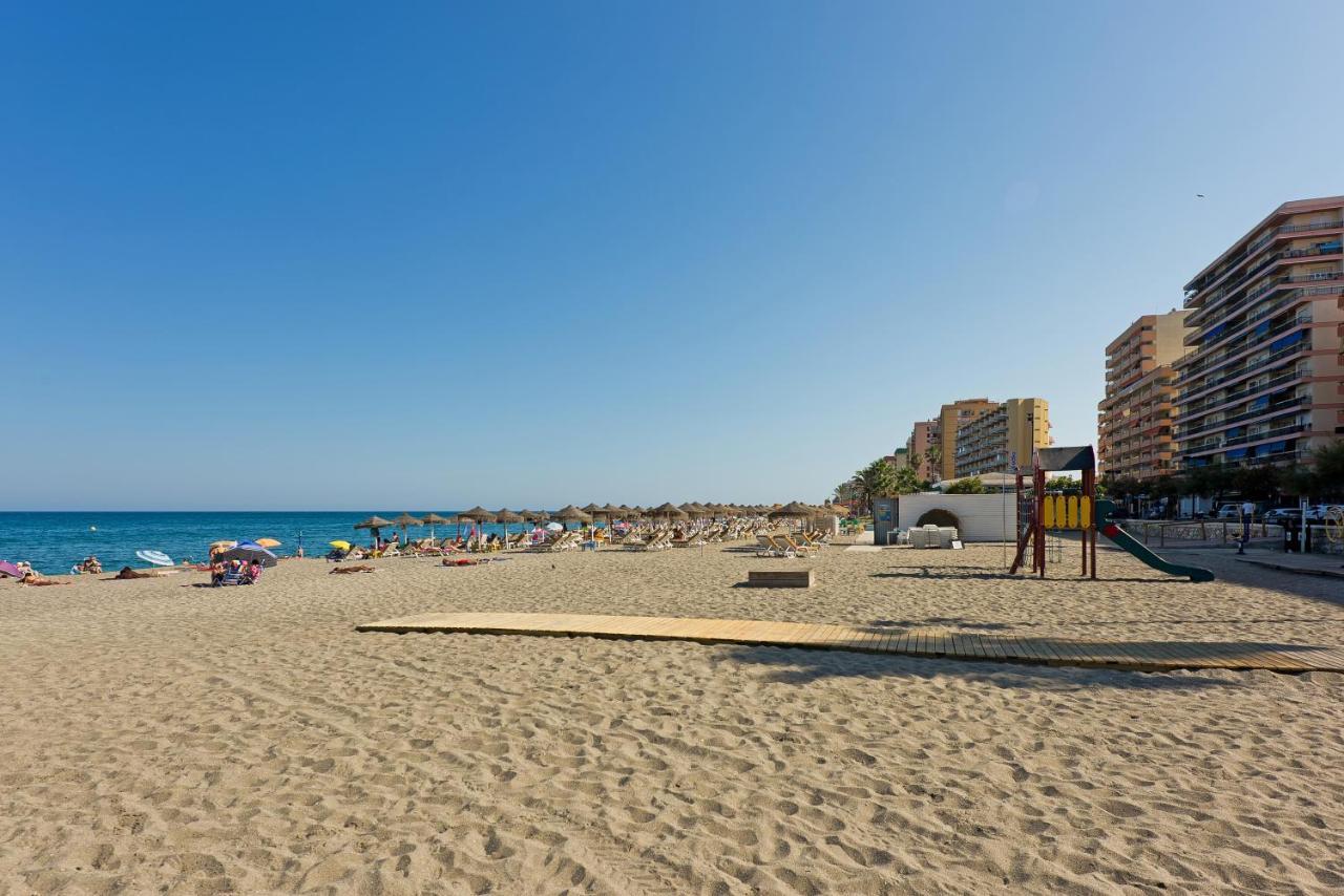 Relaxing Beach Apartment In Fuengirola Parking Екстериор снимка